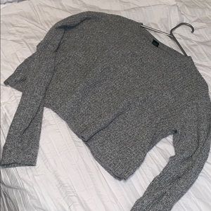 Cropped gray light sweater!